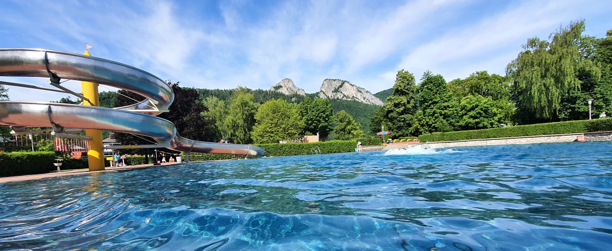 Freibad Schloss Wiespach Hallein - Foto: TVB Puch/Gerber